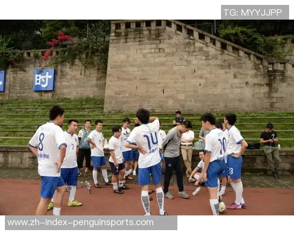 重庆足球队荣登足球配合排行榜第五名引发热议与期待 重庆足球队荣登足球配合排行榜第五名引发热议与期待